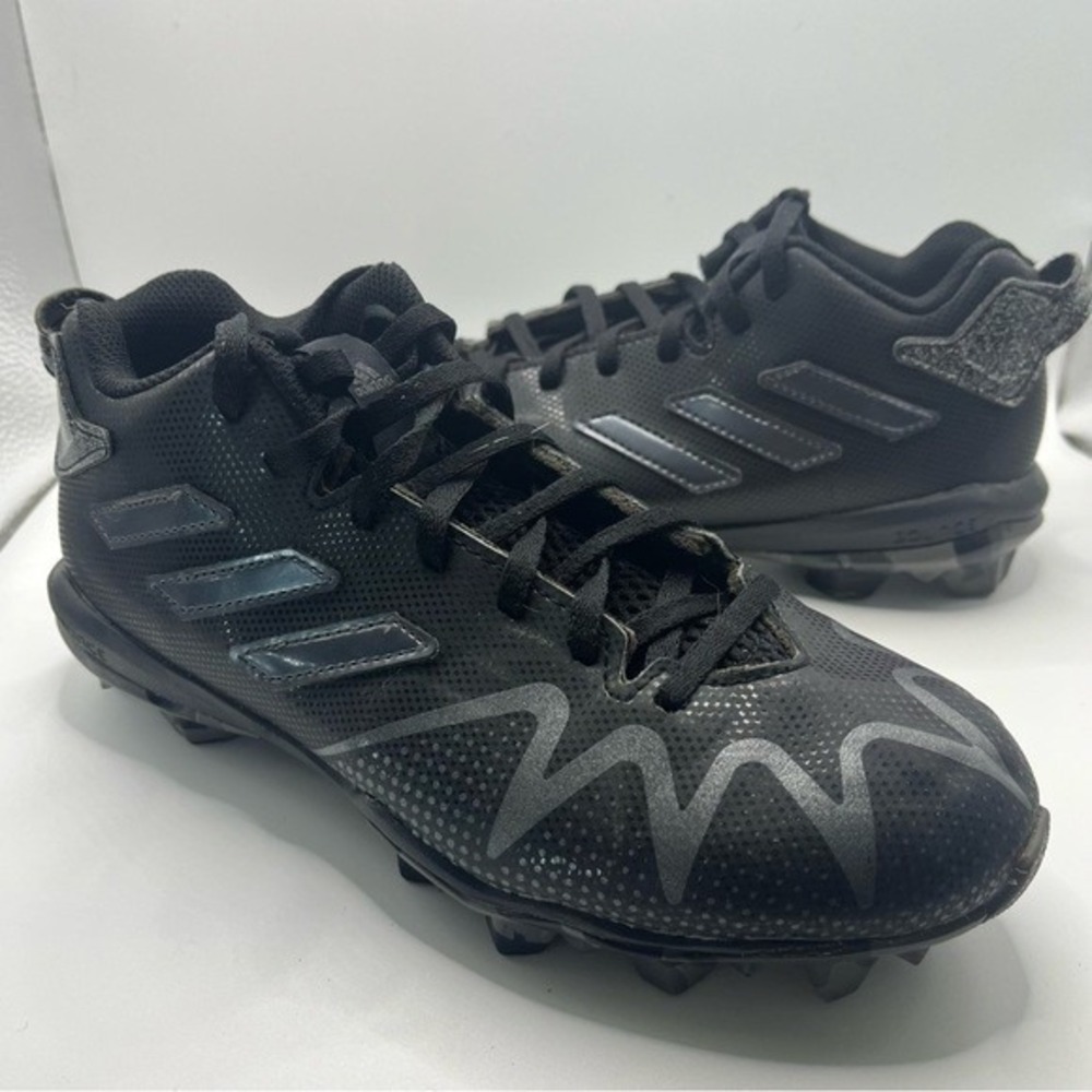 New Adidas Freak Spark MD Football Cleats Size 5โ (youth) EUC